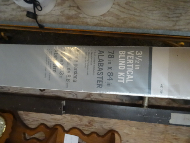 lot 384 image: Vertical Blind