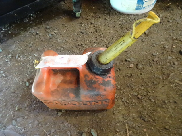 lot 419 image: Oil Changing Pans