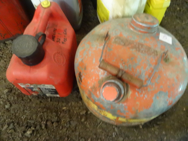 lot 423 image: Gas Can