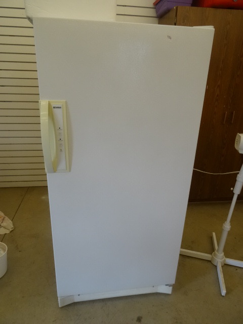 lot 424 image: Freezer
