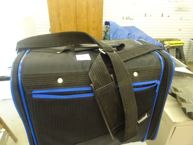 lot 431 image: Travel bag