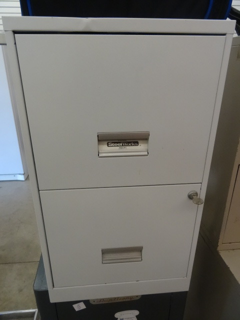 lot 432 image: File cabinet