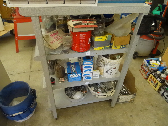 lot 438 image: Metal shelf unit