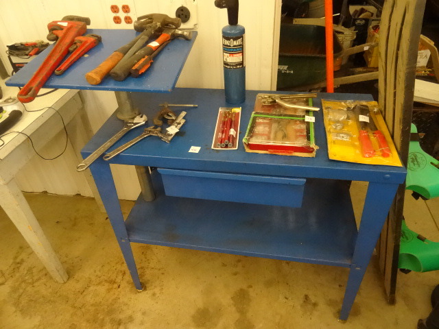 lot 440 image: Metal work bench
