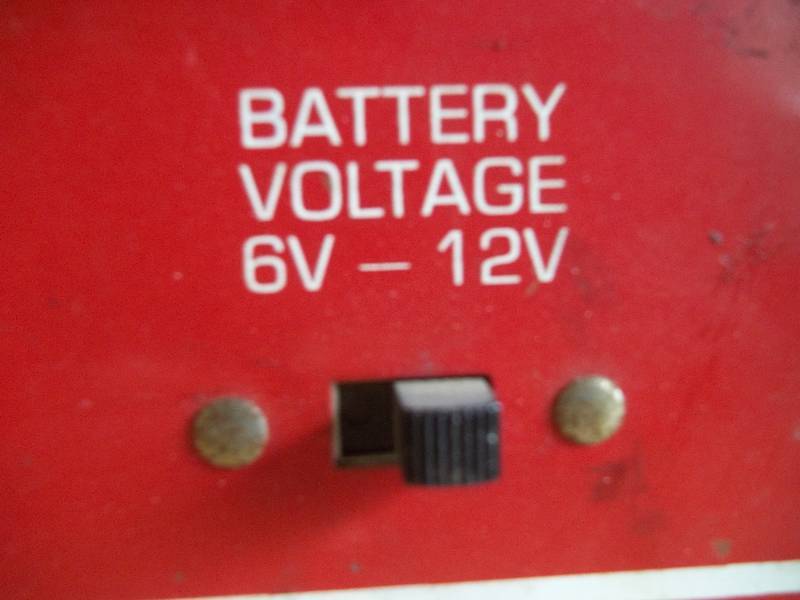 lot 45 image: Battery Charger