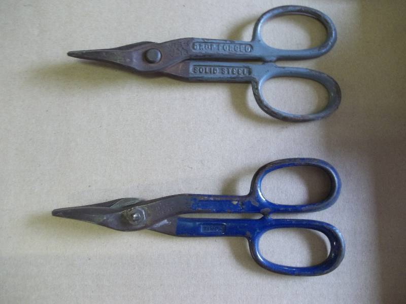 lot 76 image: Tin Snips