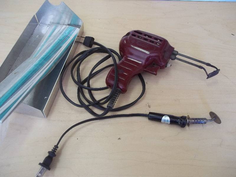 lot 206 image: Soldering Guns