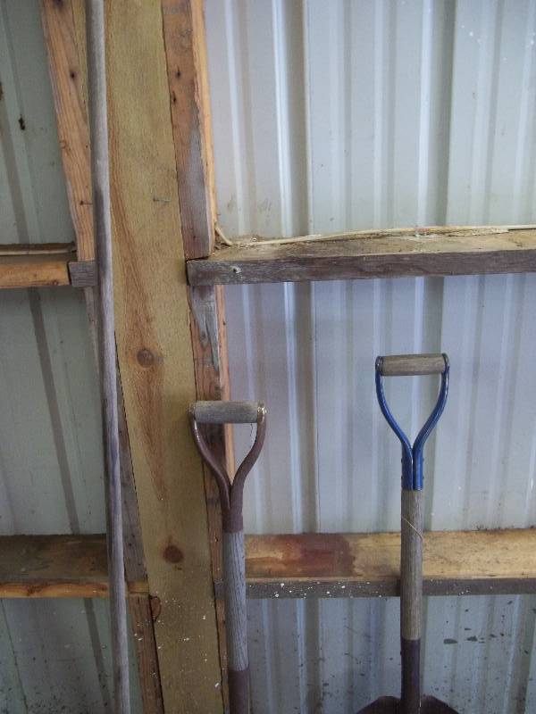 lot 391 image: Misc Yard Tools