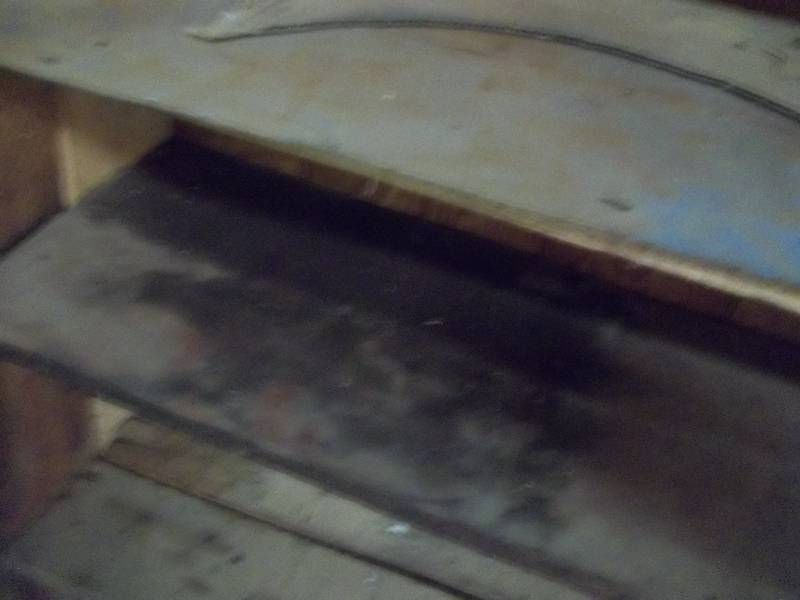 lot 563 image: Wooden Shelf