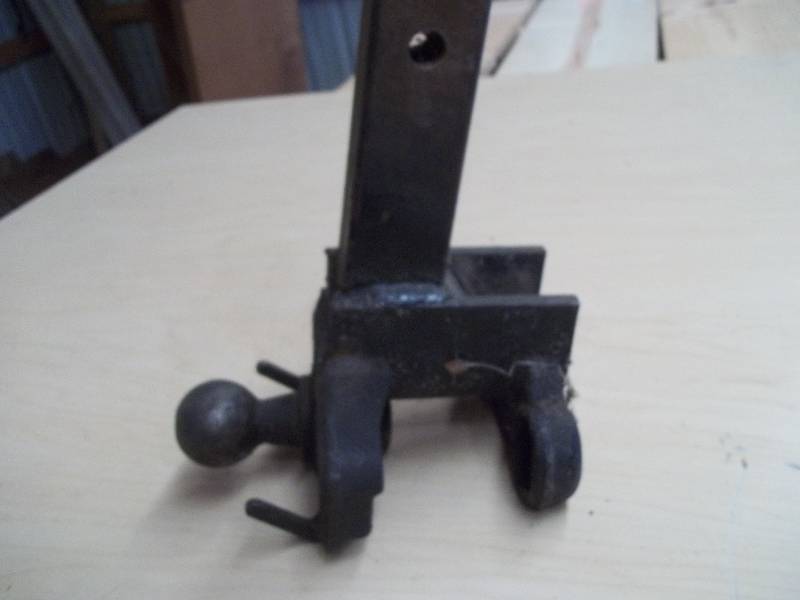 lot 571 image: Heavy Duty Trailer Hitch