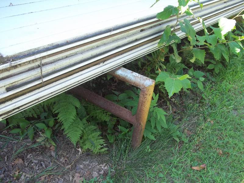 lot 590 image: Garage Doors and Metal Stands