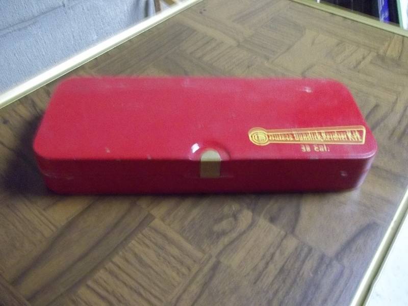 lot 604 image: Vintage Gun Cleaning Kit