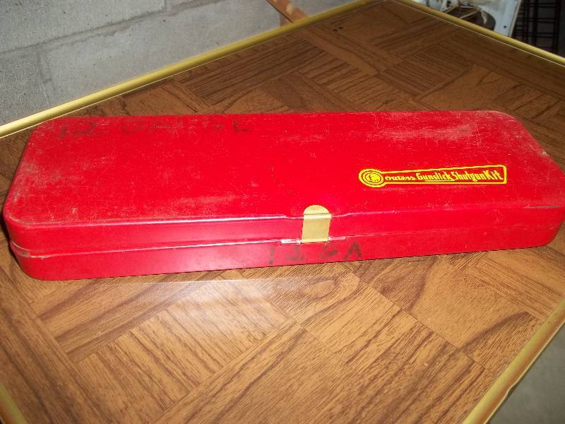 lot 605 image: Vintage Gun Cleaning Kit