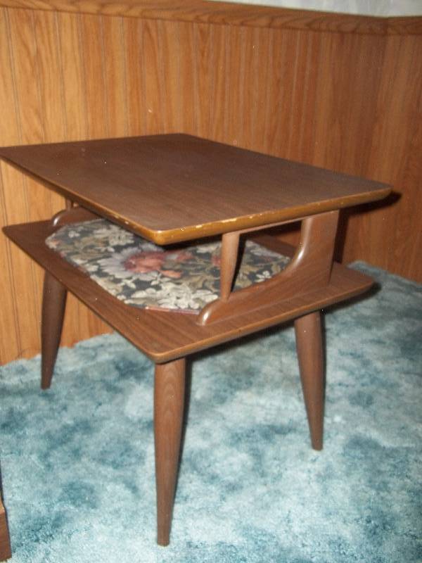 lot 659 image: Side Table