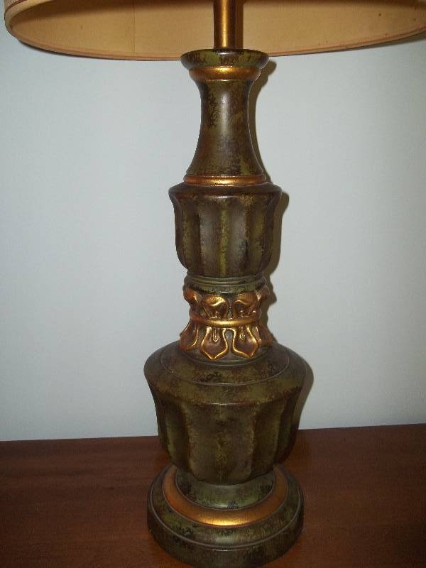 lot 677 image: Lamp
