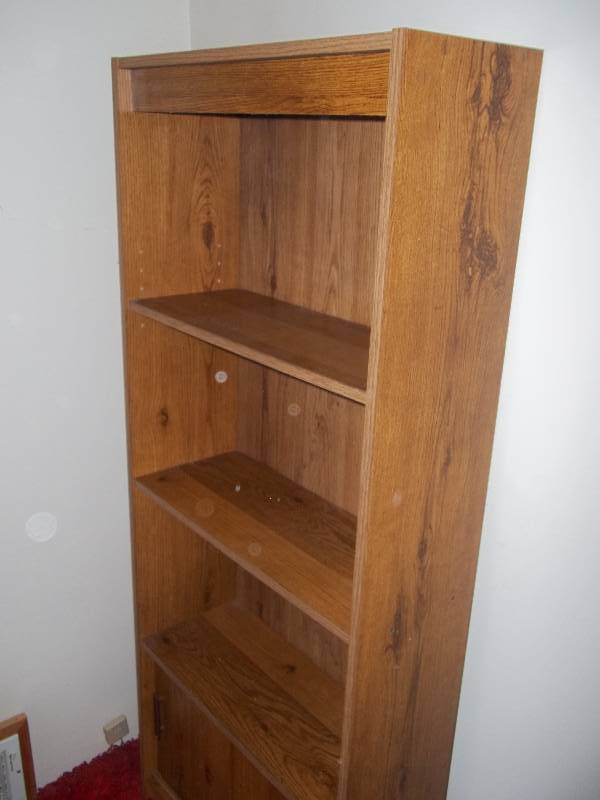 lot 685 image: Wooden Shelf