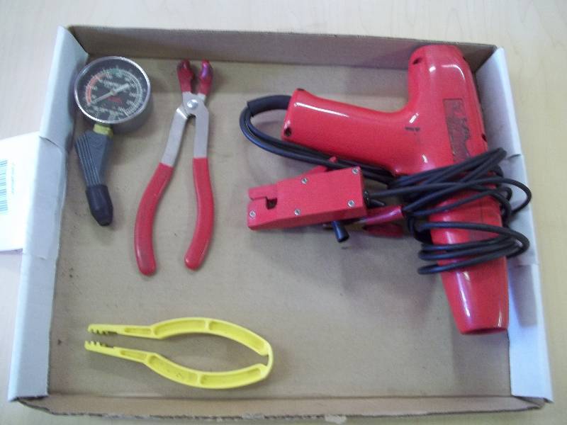lot 186 image: Misc Automotive Tools