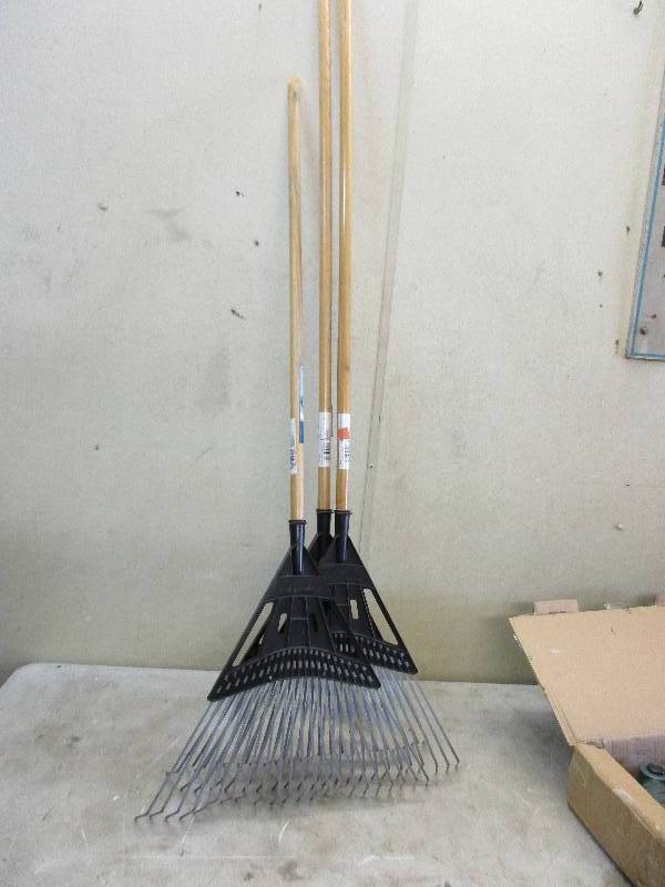 3 rakes