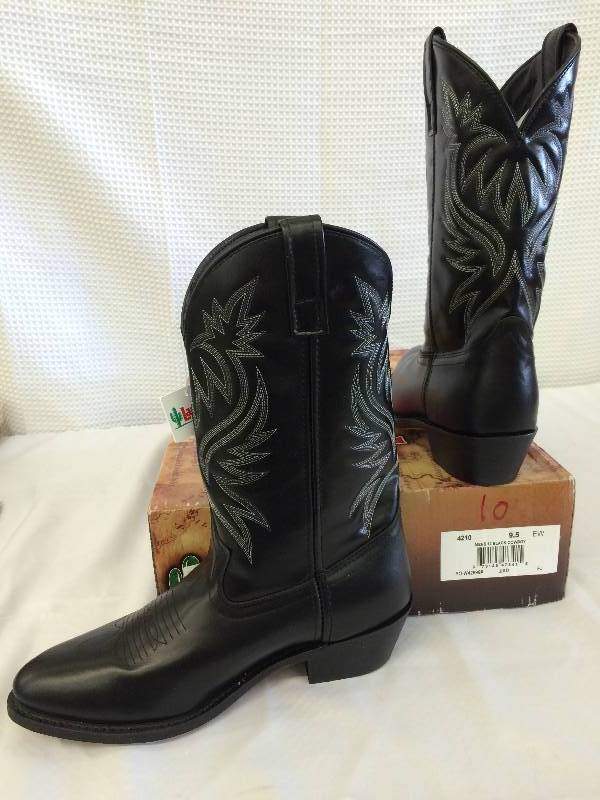 lot 10 image: Laredo Mens London Boot - Wide 9.5EW
