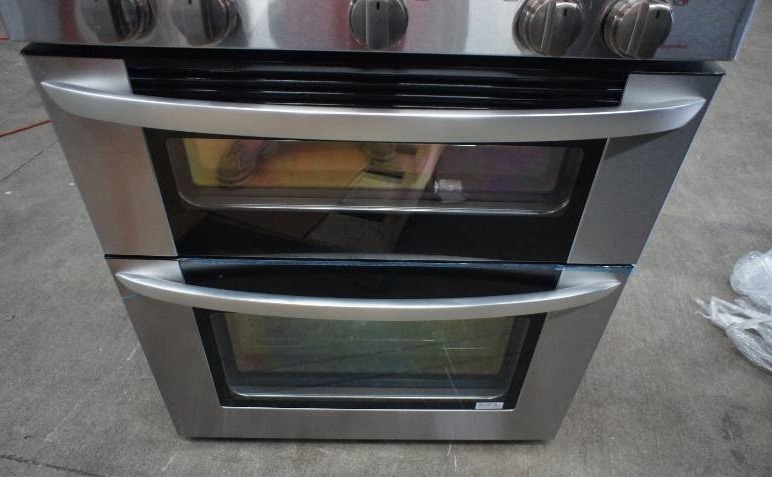 lot 10 image: LG Stove - Model # (LDG3036ST)
