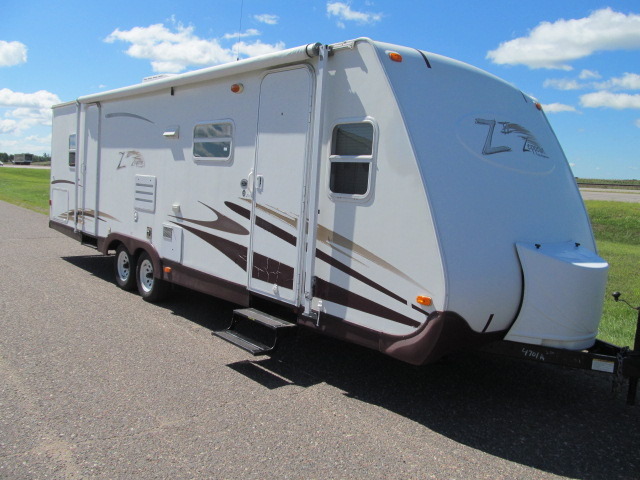 lot 1 image: 2005 Keystone Z II Zeppelin