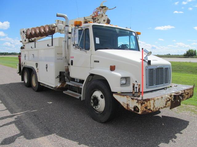 lot 5 image: 1996 Freightliner FL-80