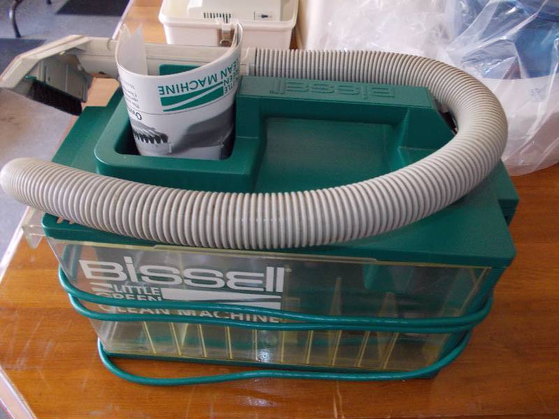 Пылесос с резервуаром с водой. Bissell little Green clean Machine. Моющий пылесос Bissell little Green. Пылесос Bissell 1670f. Пылесос Bissell Hydrowave 2571n.