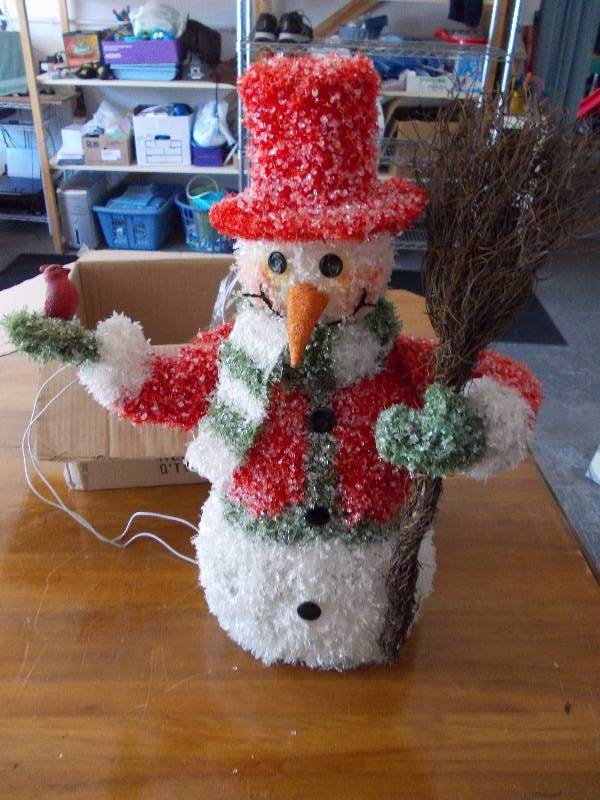 lot 31 image: Lighted Snowman