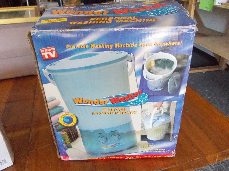 lot 33 image: Wonder Washer Portable Washing Machine