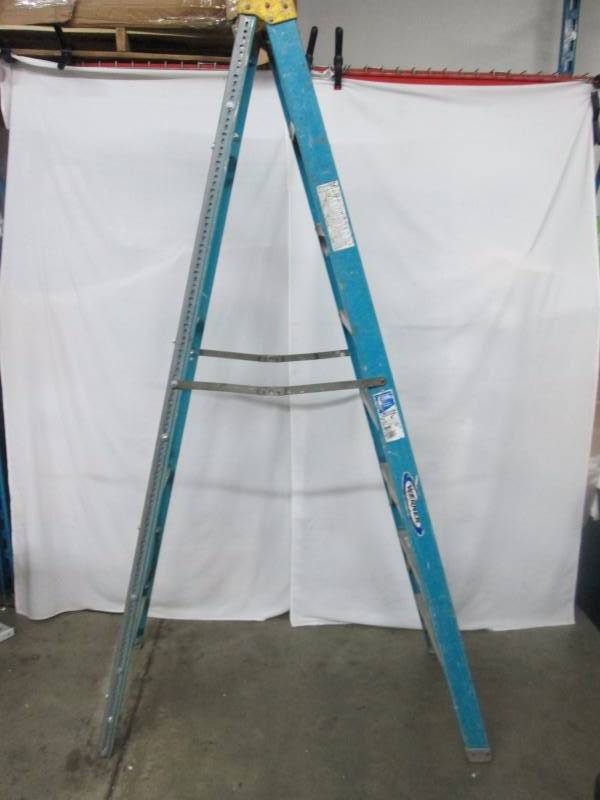 lot 7 image: Werner 8-ft. Ladder
