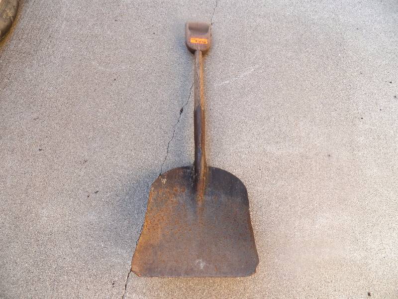 Wood handled shovel