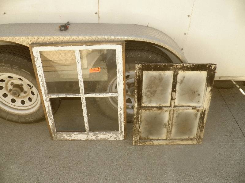 2 4 pane windows wdirt