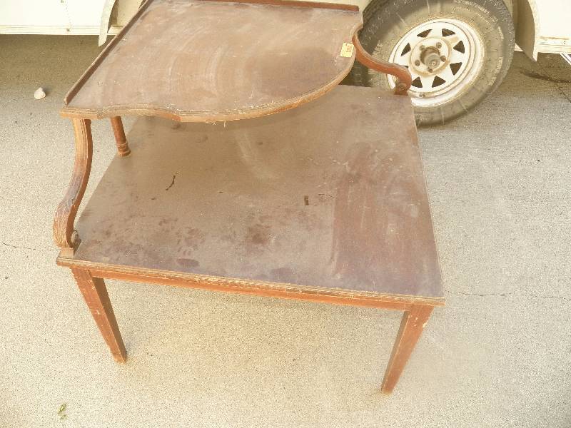 Corner sofa table