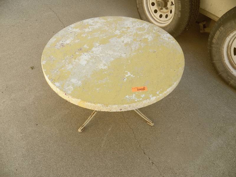 Fiberglass & metal adjustable patio table