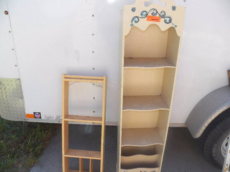 2 Shelves