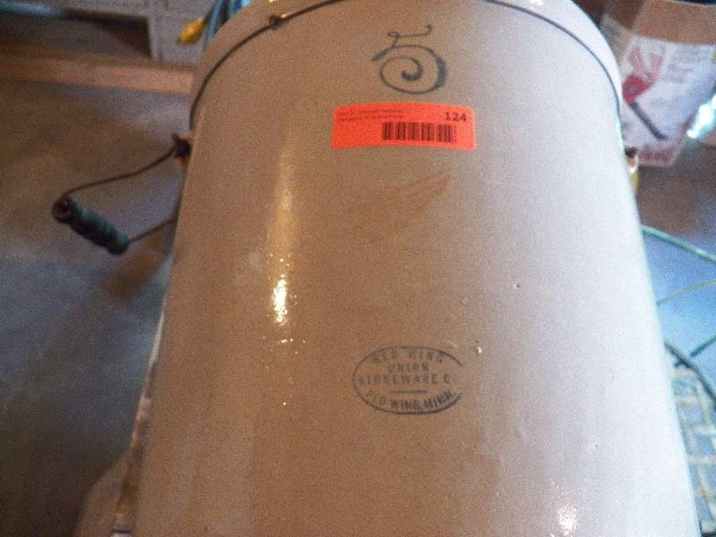 5 gal Rd Wing crock crack