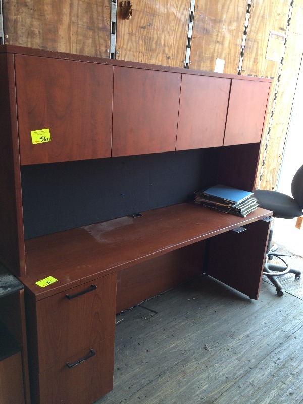 Desk and credenza unit - lot of 3 pieces