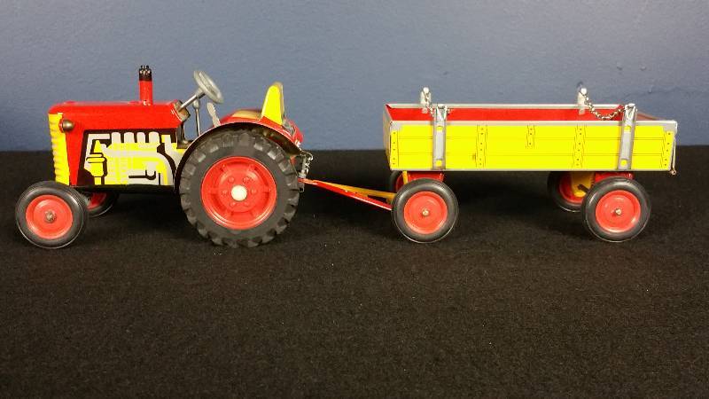 Zetor Wind-up Tin Litho Tractor & Trailer
