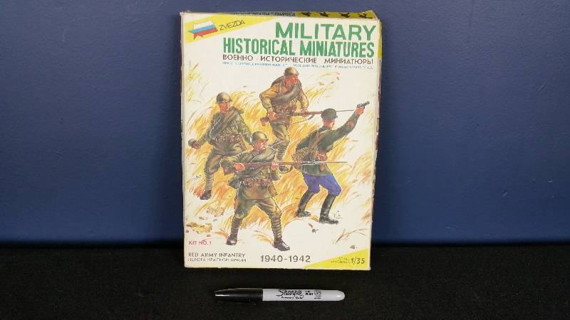 Zvezda Military Historical Miniatures Red Army Infantry 1940-1942 135 Kit, #1