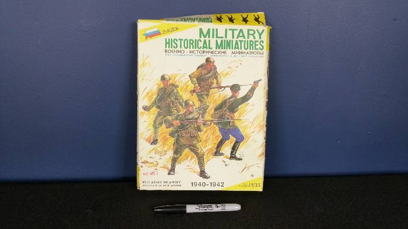 Zvezda Military Historical Miniatures Red Army Infantry 1940-1942 135 Kit, #1