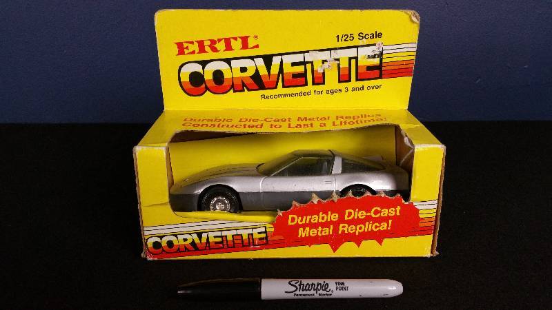 Vintage Ertl Die-Cast 125 Scale Corvette - NIB