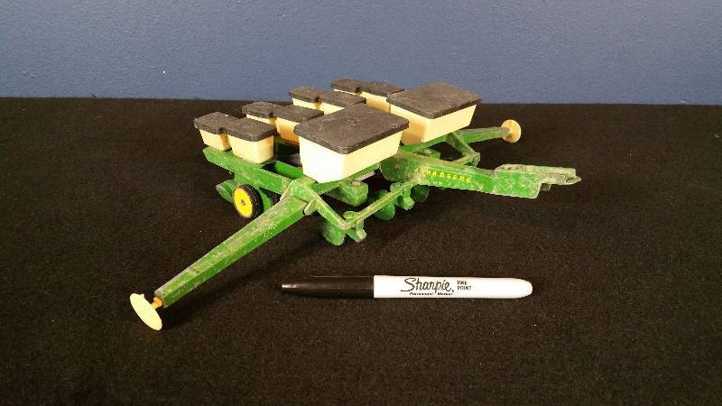 Vintage John Deere Seed Planter 116 - Metal