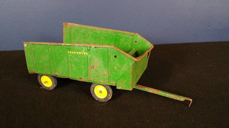 Vintage John Deere Chopper Box 116 - Metal