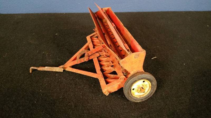 Vintage International Seeder 116 - Metal