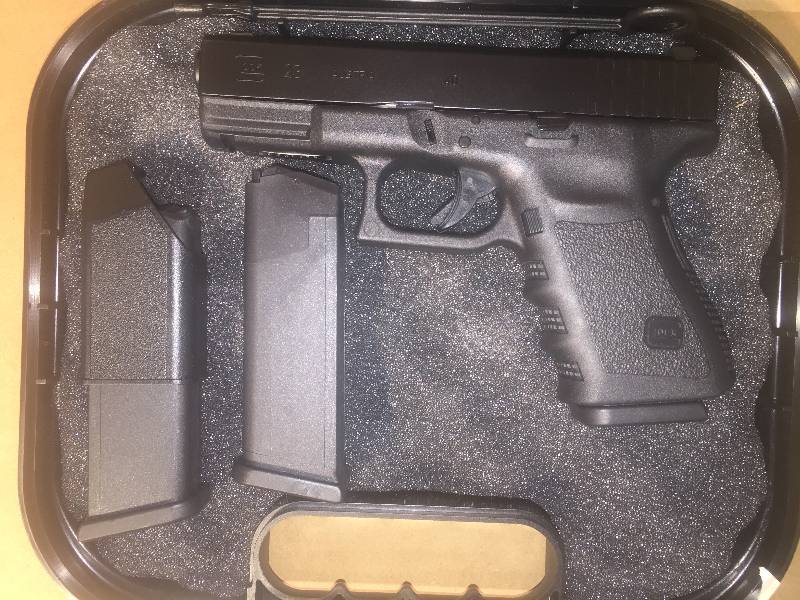 Glock 23 semi-auto .40 cal pistol