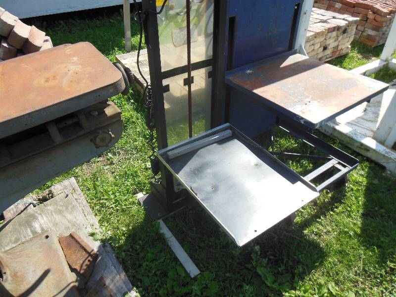 Electric Platform Lift