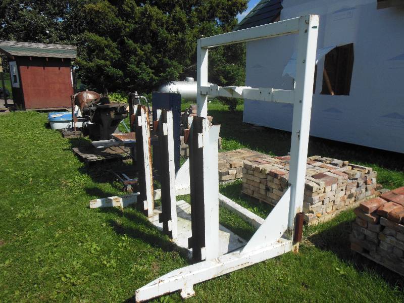 Heavy steel parts of pallet lift