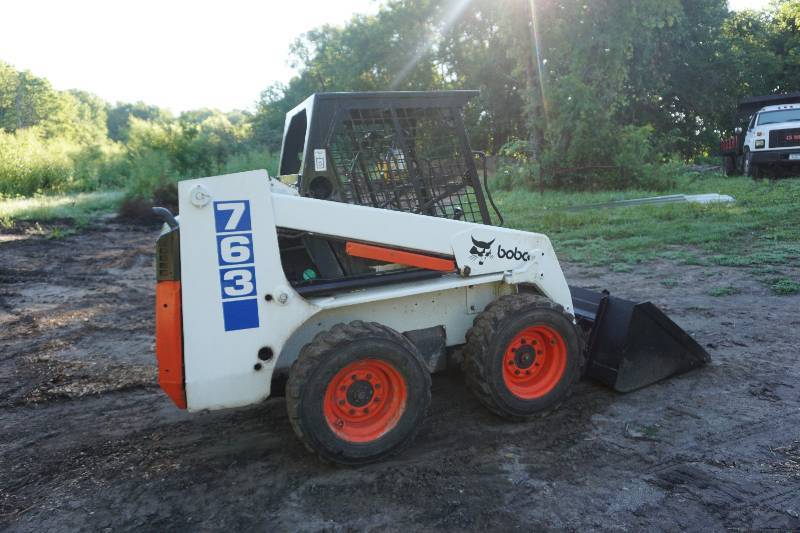 lot 1 image: Late 90s Bobcat 763 Skid Loader Skid Steer