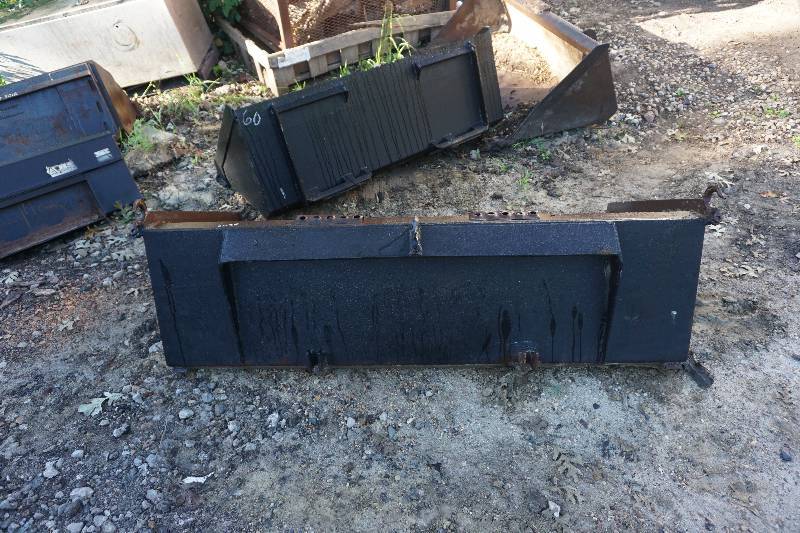 lot 14 image: Universal Mount Bobcat Skid Loader Skid Steer 66 Material Handling Bucket