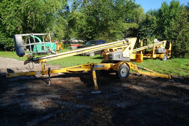 lot 6 image: 2009 Haullotte Bil Jax Model 3632T Pull Behind Man Lift